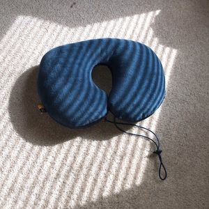 Case Logic Pillow Rest
